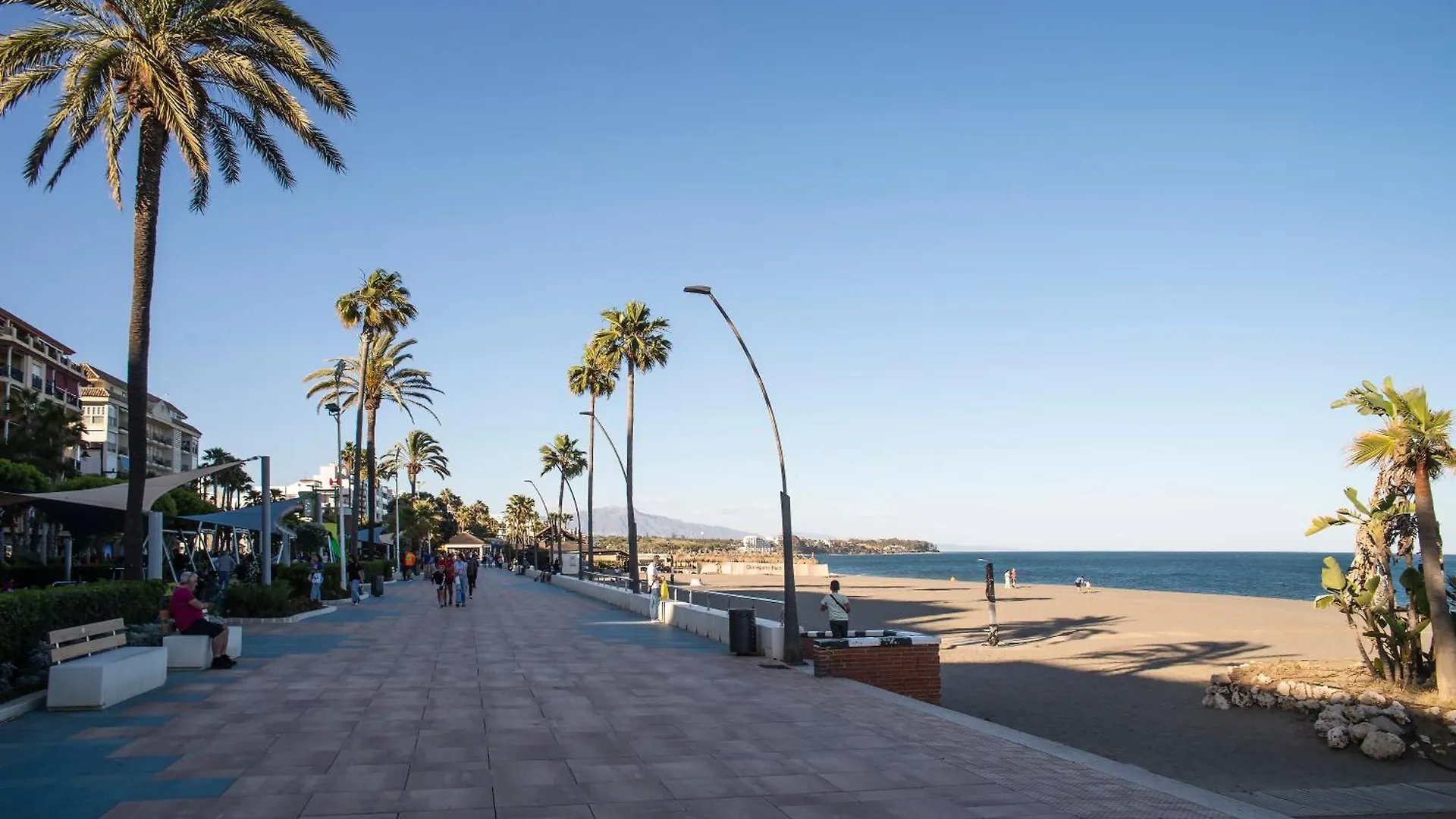 Apartment Los Aticos Estepona